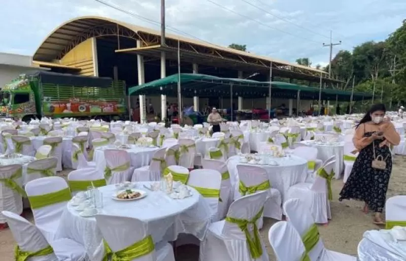 《泰國男子中獎席開200桌慶祝》但餐桌沒有任何一人原來是在請好兄弟 《泰國男子中獎席開200桌慶祝》但餐桌沒有任何一人原來是在請好兄弟