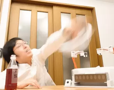 日網友發明《全自動面紙抽取機》很棒是很棒但實用性打個問號？