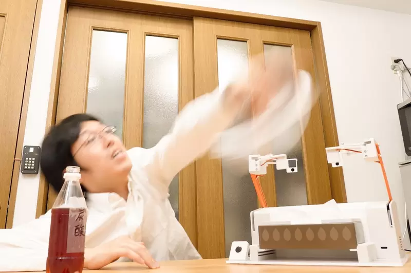 日網友發明《全自動面紙抽取機》很棒是很棒但實用性打個問號? 日網友發明《全自動面紙抽取機》很棒是很棒但實用性打個問號?