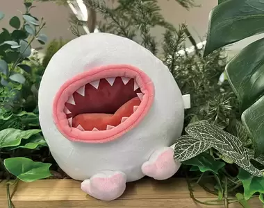 魔物獵人療癒週邊《奇怪龍圓球抱枕》抱著它總感覺耳邊能聽到淒厲的叫聲(誤)