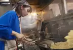美女廚師合集《中華料理東東》超大份炒飯、炒麵、拉麵，這晚上看真的會餓到流口水(吸)