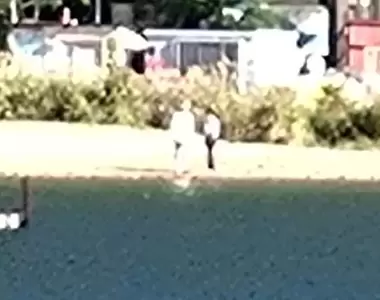 《毛骨悚然靈異照片》日本網友單獨在湖邊看風景 人家卻說旁邊緊跟著一個人？