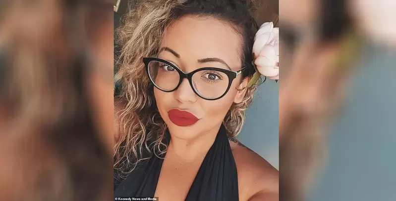 《號稱不需要男人幫忙的女人》想一個人搬沙發卻發生事故，人沒事但肯定是個難忘的回憶