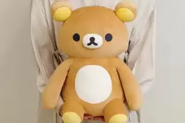 療癒商品《懶懶熊抱枕》大小尺寸超適合抱在懷裡,上班或在家追劇 都捨不得放開它 療癒商品《懶懶熊抱枕》大小尺寸超適合抱在懷裡,上班或在家追劇 都捨不得放開它