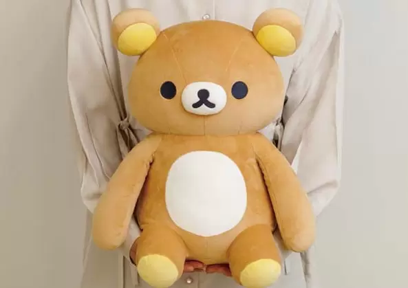 療癒商品《懶懶熊抱枕》大小尺寸超適合抱在懷裡,上班或在家追劇 都捨不得放開它 療癒商品《懶懶熊抱枕》大小尺寸超適合抱在懷裡,上班或在家追劇 都捨不得放開它
