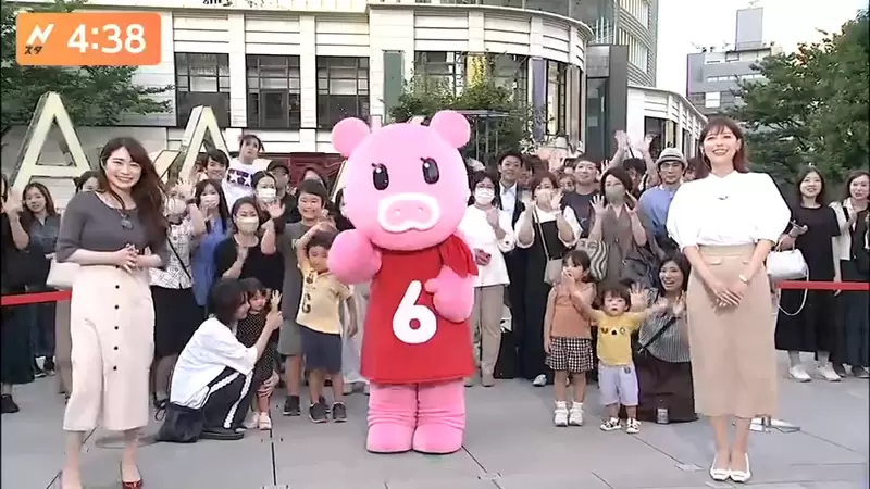 《鬼龍院翔亂入街訪》這個搶鏡路人很不路人？招牌的田宮模型Ｔ恤超顯眼