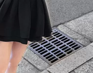 《如果有來生我願轉生成道路》10年前偷窺女子裙下風光的男子如今又被警察逮到