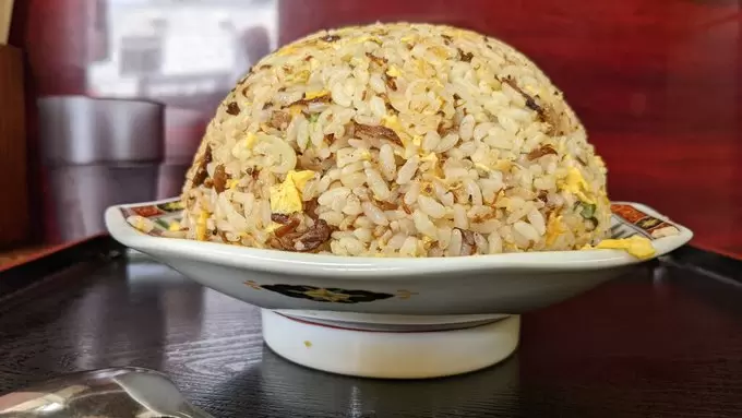 網友大推的《札幌ラーメンこく一番》如果你每次都能把東西吃光光，老闆就會記住你下次去還會加倍(驚)