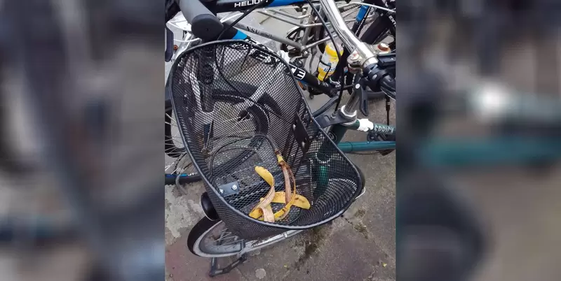 網友分享《那些沒有公德心的行為》腳踏車籃子常常變成別人的垃圾桶(傻眼)
