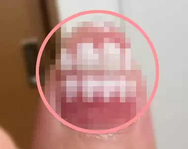 突發奇想的《牙齒指甲彩繪》做了這個造型是不是要幫手指刷牙了啊?