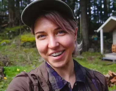 力與美女孩《Nicole Coenen》她劈柴的影片我可以看一整天