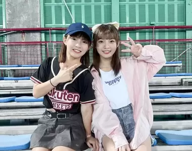 職棒總冠軍賽《啦啦隊雙子》陳詩媛陳詩雅 分屬不同球隊兩人也要對決了