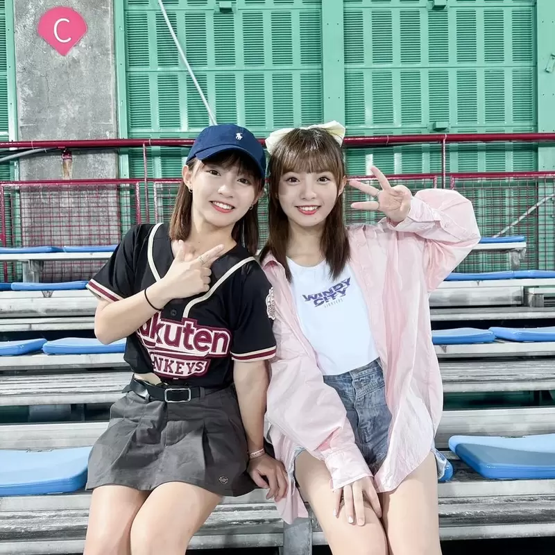 職棒總冠軍賽《啦啦隊雙子》陳詩媛陳詩雅　分屬不同球隊兩人也要對決了