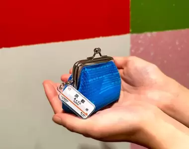 日雜貨小舖推出可愛《口金包》用新幹線座椅的布料製成,一推出馬上就被秒殺的超夯商品