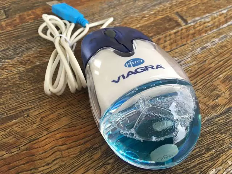 《有裝水的廣告滑鼠》日本網友直呼超懷念超可愛 連威而鋼都曾經出過這種東西 《有裝水的廣告滑鼠》日本網友直呼超懷念超可愛 連威而鋼都曾經出過這種東西