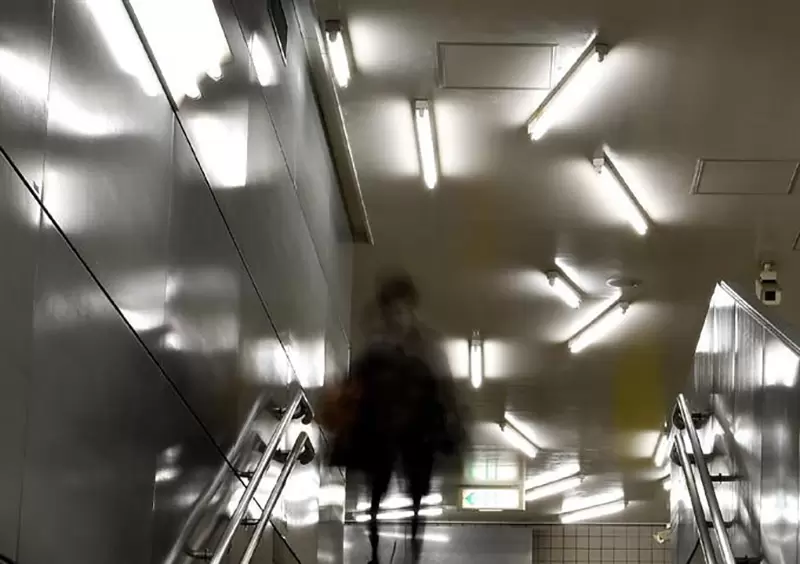 《真實版「８號出口」》東京清澄白河車站的詭異公共藝術 玩家看到絕對會馬上掉頭