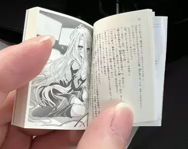 《袖珍輕小說扭蛋》將那部名作隨身帶著走 能不能看清楚就考驗你的眼力了