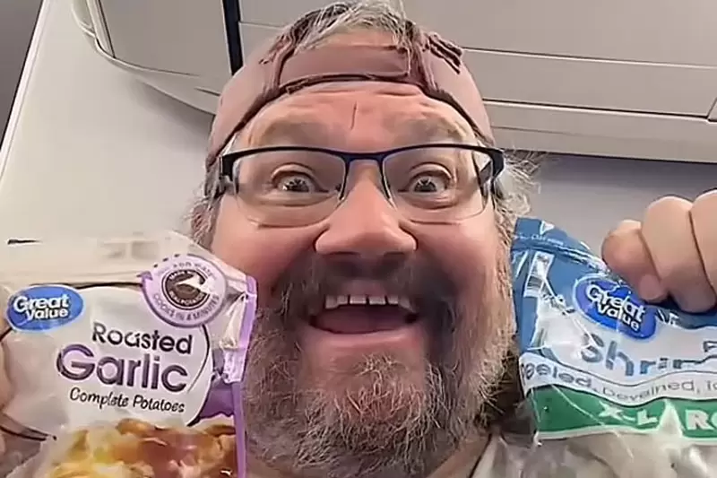 在40000英呎高的地方料理《旅館做菜大叔》在飛機廁所裡的大膽嘗試 在40000英呎高的地方料理《旅館做菜大叔》在飛機廁所裡的大膽嘗試