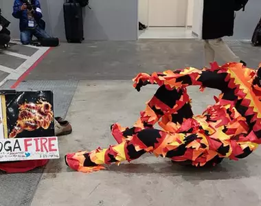 C105同人展上的角色扮演特輯 有人cos了一下快打旋風中被塔爾錫YOGA FIRE打到的人
