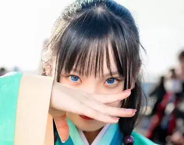 Kapo小妹妹cosplay《藥師少女的獨語》神還原女主角「貓貓」模樣,現場的攝影大哥們通通都興奮了