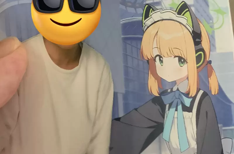 《穿綠色褲子參加活動的下場》蔚藍檔案FES開心拍合照 發生下半身消失BUG好哀傷