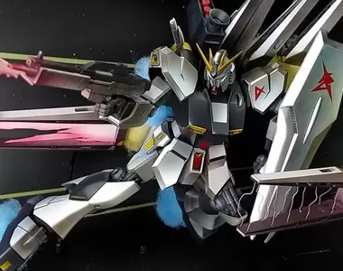 《盒繪風鋼彈模型》完全重現包裝上帥氣的機體展示模樣