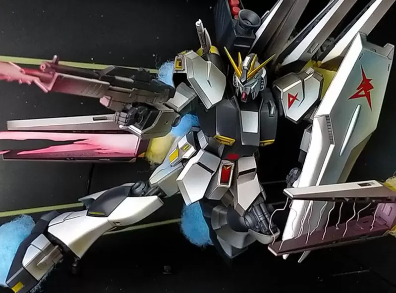 《盒繪風鋼彈模型》完全重現包裝上帥氣的機體展示模樣