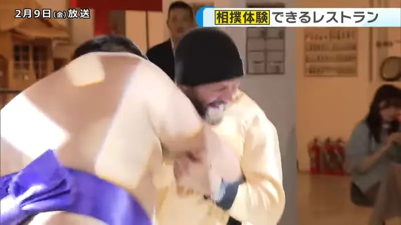 《關西機場最新景點》相撲餐廳邊吃鍋邊看相撲表演 觀光客還能親自化身力士上場體驗 《關西機場最新景點》相撲餐廳邊吃鍋邊看相撲表演 觀光客還能親自化身力士上場體驗