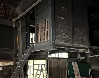 《浮在半空中的房間》日式老屋的神祕設計讓建築師看傻了 當初是用來做什麼的呢?