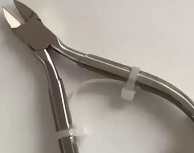 《創意鉗子修理法》彈簧壞掉不會彈開怎麼辦?束線帶綁一綁就輕鬆復活了