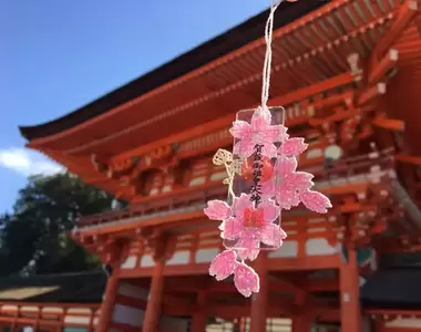 既粉紅又漂亮的《櫻花御守》春天搭配賞花期限定款,拿在手上看在心裡簡直滿滿的愛心