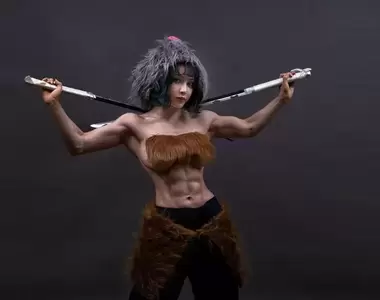 健美藝術家cos《嘴平伊之助》這渾身的肌肉量是真的很有POWER