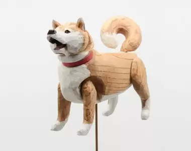 木狗《木質柴犬模型》這是一款讓人觸摸它就能感到安心的商品