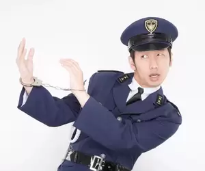 日本奈良《40歲警察上班打電動》被處分 網友反應總覺得類似情節在「烏龍派出所」裡看過...