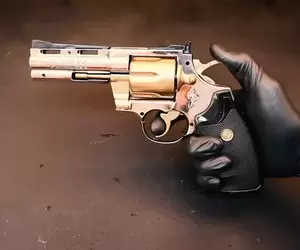 完整修復《Colt Python.357 馬格南》動漫作品「城市獵人」中冴羽獠的愛槍(打火機)