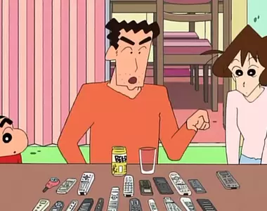 《將遙控器對準電視的人》現代遙控器其實不需要這麼做?網友感慨改不掉這個老習慣