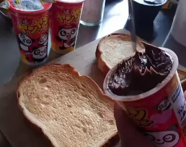 40秒料理短片《罪孽深重的巧克力厚片》讓我咬一口，拜託讓我咬一口就好(口水