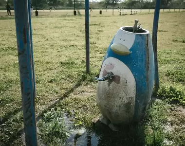 日本大叔用肛門摩擦公園水龍頭 以後大家外出用水千萬要小心...