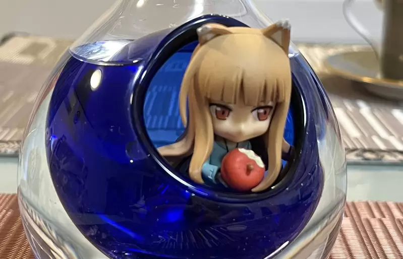 《側邊開洞的神秘酒瓶》網友議論有何用途 是讓人邊喝酒邊欣賞倉鼠嗎？