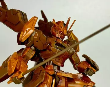 達人的木紋塗裝技巧 把《機動戰士鋼彈 水星的魔女》變成木製的魔女,或許還能從機體上聞到一股淡淡的檀香味(誤)