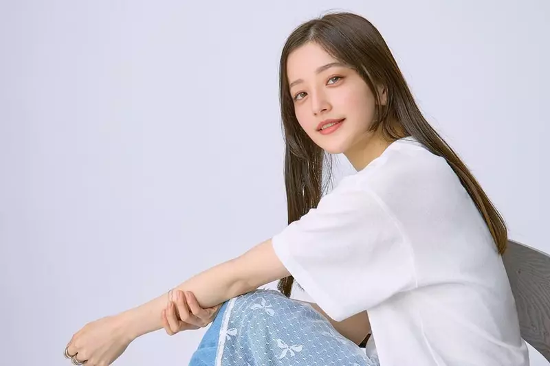 日系服飾品牌起用《AI模特兒》思夢樂官方設定20歲的現役大學生「瑠菜」出任麻豆 日系服飾品牌起用《AI模特兒》思夢樂官方設定20歲的現役大學生「瑠菜」出任麻豆