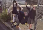 《爆紅Google街景三劍客》三位日本女學生的搞怪動作太經典 開啟同人二創熱潮 
