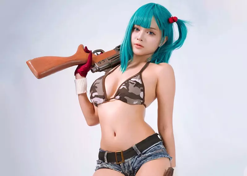 七龍珠角色扮演《Miho》身材超好的她cos「布馬」那個完成度高到網友豎起大拇指說讚❤