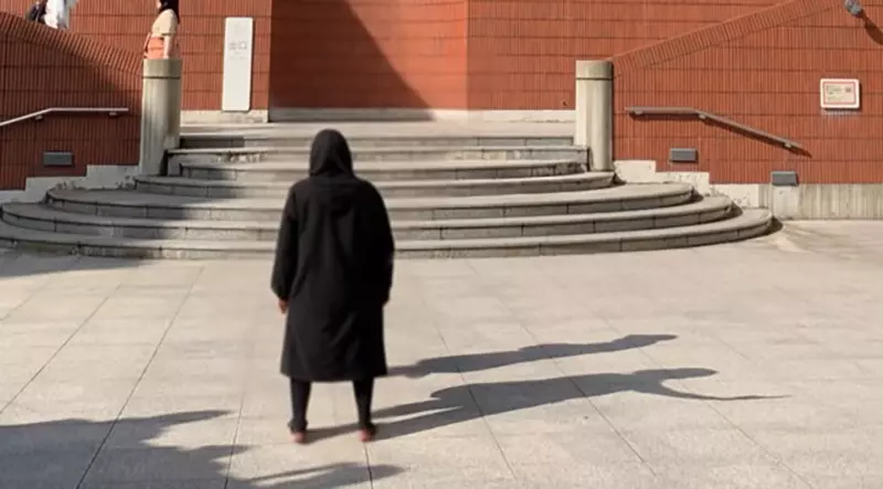 《AI修圖修出都市傳說》這個黑袍人是何方神聖?會不會也在你的手機出沒呢? 《AI修圖修出都市傳說》這個黑袍人是何方神聖?會不會也在你的手機出沒呢?