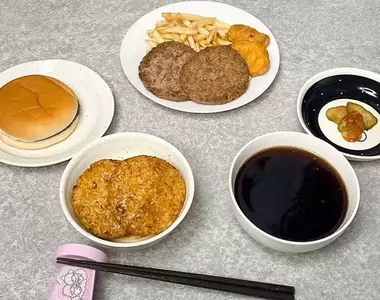 把速食變成定食 網友創意擺出一盤「麥當勞定食」吃吃看,評測感覺上果然有差