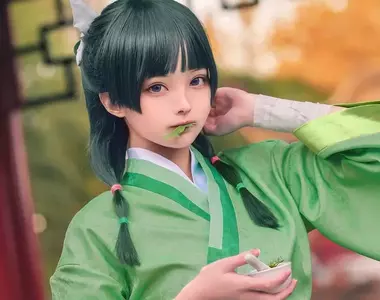 可愛美女cosplay《藥師少女的獨語》神還原女主角「貓貓」模樣,人家可是很有料的❤,我是說藥理方面的知識☆