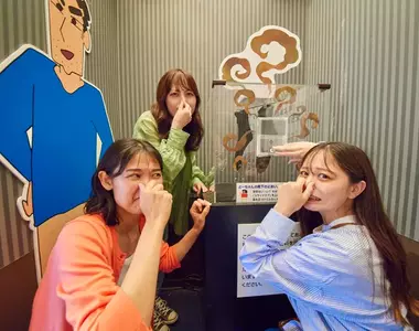 野原廣志《梅雨季節臭襪加強版》又到了這個季節,期間限定的蠟筆小新冒險樂園熏味體驗
