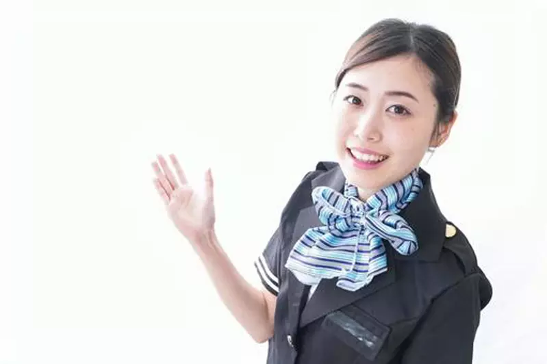 日本空姐圍裙失竊事件 犯人跟警方供稱自己喜歡收集女性制服,還喜歡聞一聞穿一穿 日本空姐圍裙失竊事件 犯人跟警方供稱自己喜歡收集女性制服,還喜歡聞一聞穿一穿