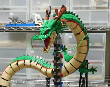 用樂高再現七龍珠裡的神龍 全長300公分的超巨尺寸模型