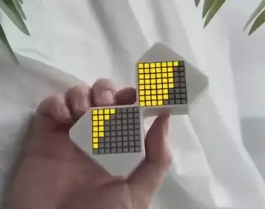 各種新奇有趣的《數位沙漏》每一樣看上去都很有賽博龐克的感覺
